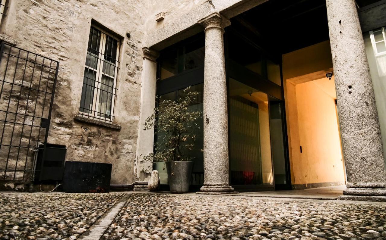 Casa Del Pittore - Elegante Appartamento Del 1200 - Centro Storico Комо Экстерьер фото